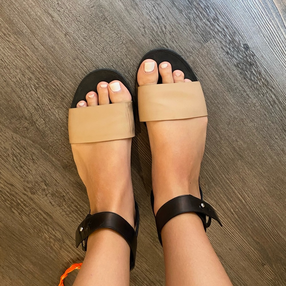 Vince sandals